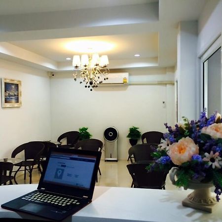 Bann Bunga Inn Bangkok Exterior foto